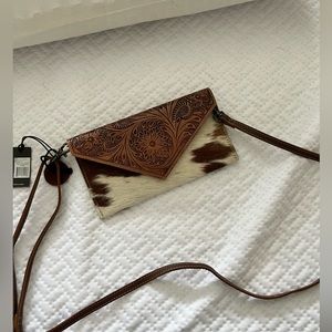 Myra wallet crossbody